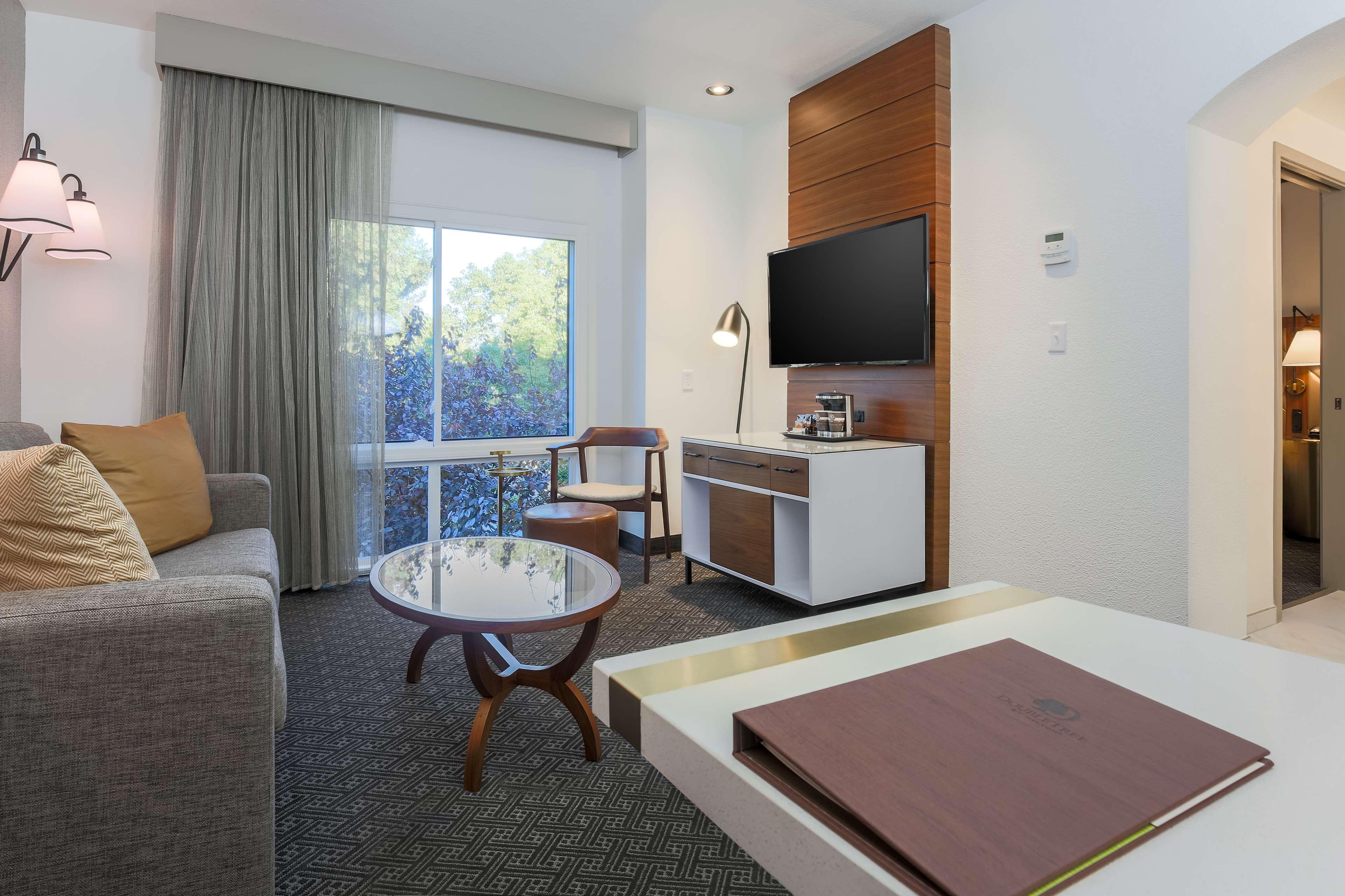 Doubletree Suites By Hilton Hotel Sacramento - Ранчо Кордова Экстерьер фото