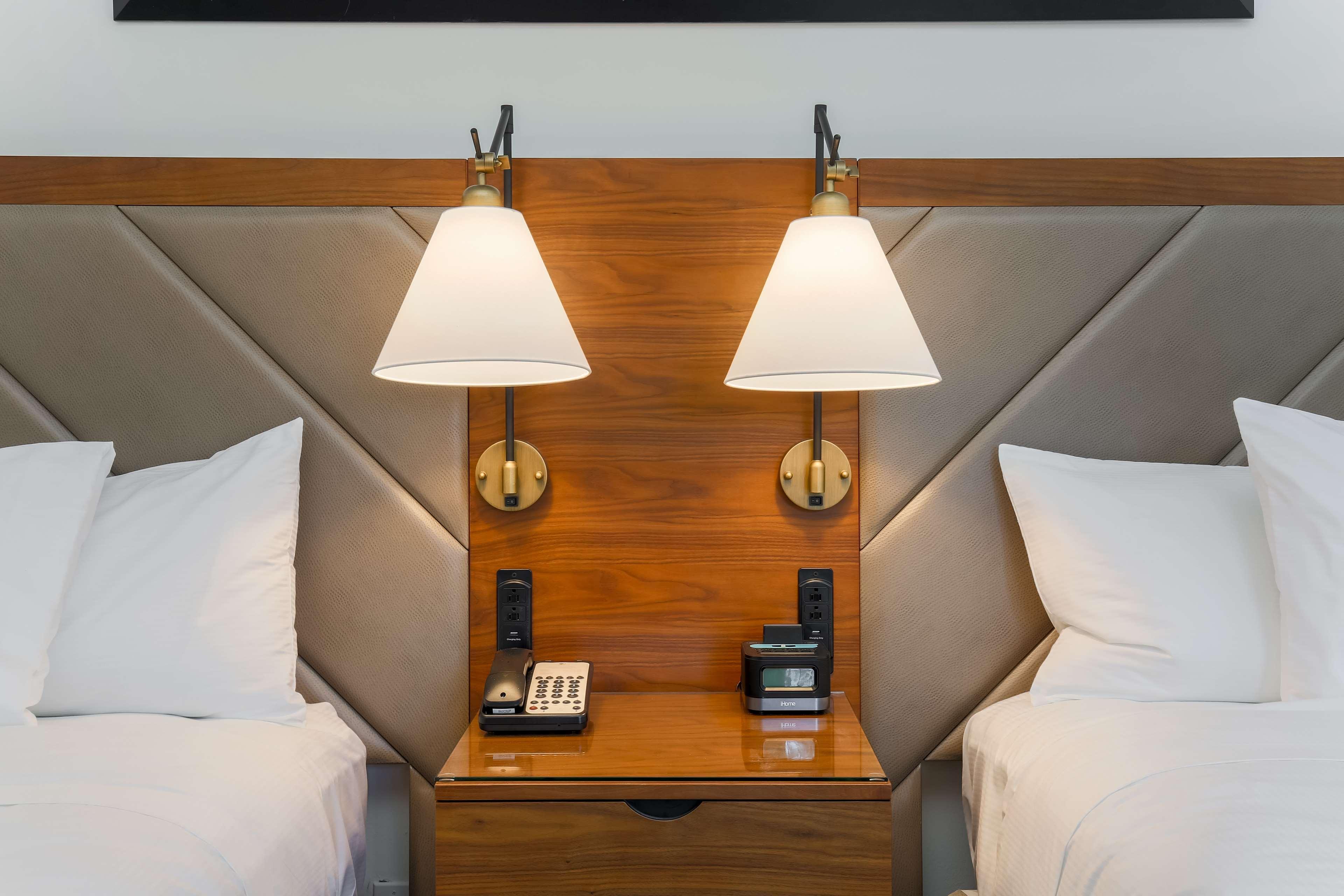 Doubletree Suites By Hilton Hotel Sacramento - Ранчо Кордова Экстерьер фото