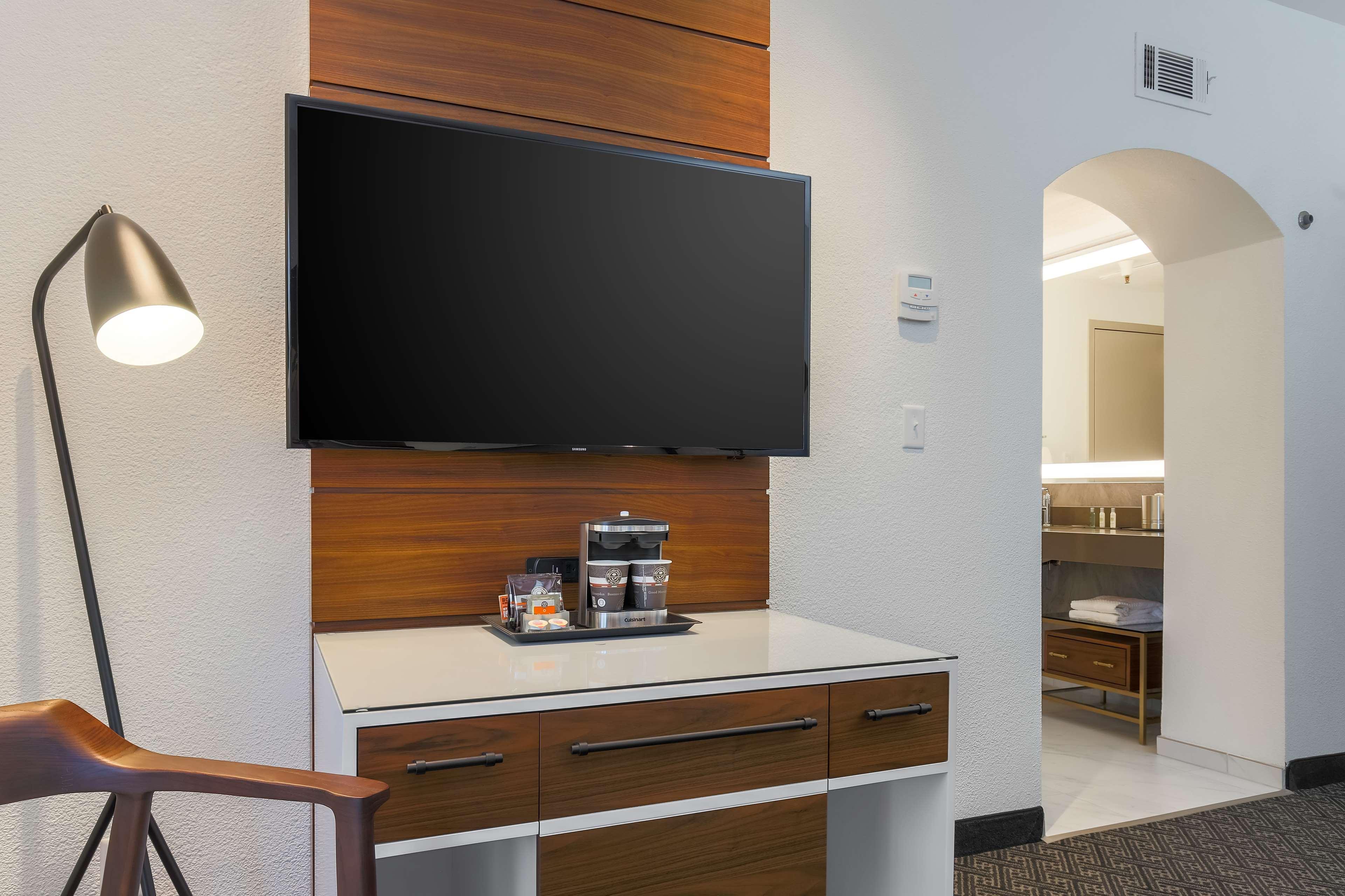 Doubletree Suites By Hilton Hotel Sacramento - Ранчо Кордова Экстерьер фото