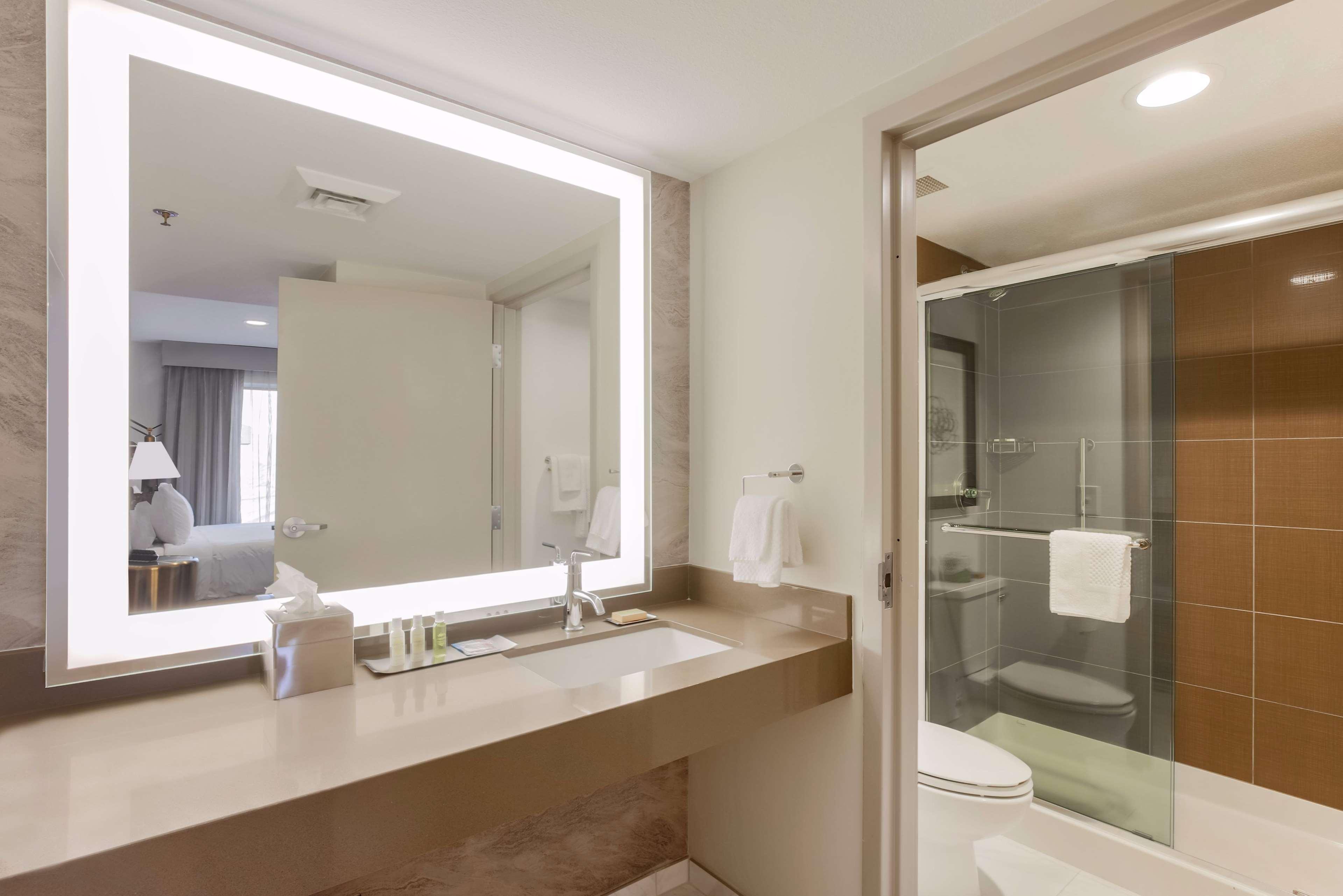 Doubletree Suites By Hilton Hotel Sacramento - Ранчо Кордова Экстерьер фото
