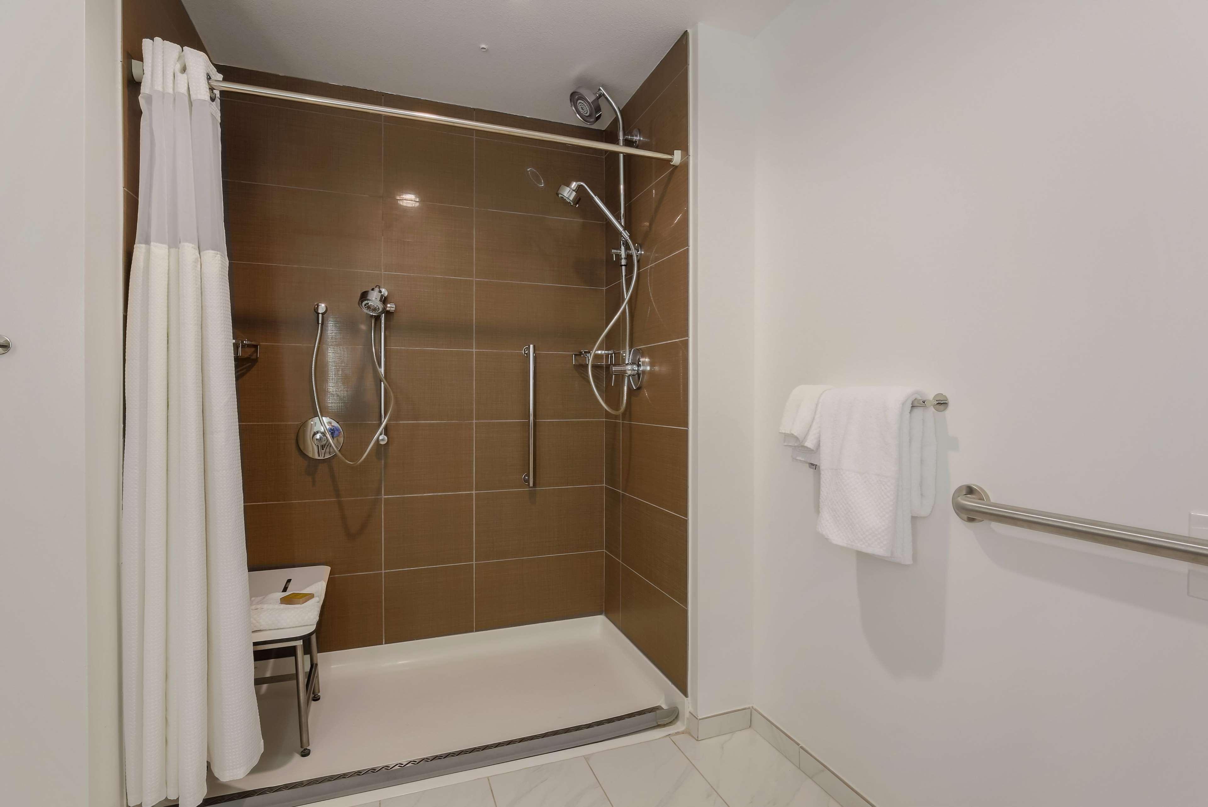 Doubletree Suites By Hilton Hotel Sacramento - Ранчо Кордова Экстерьер фото