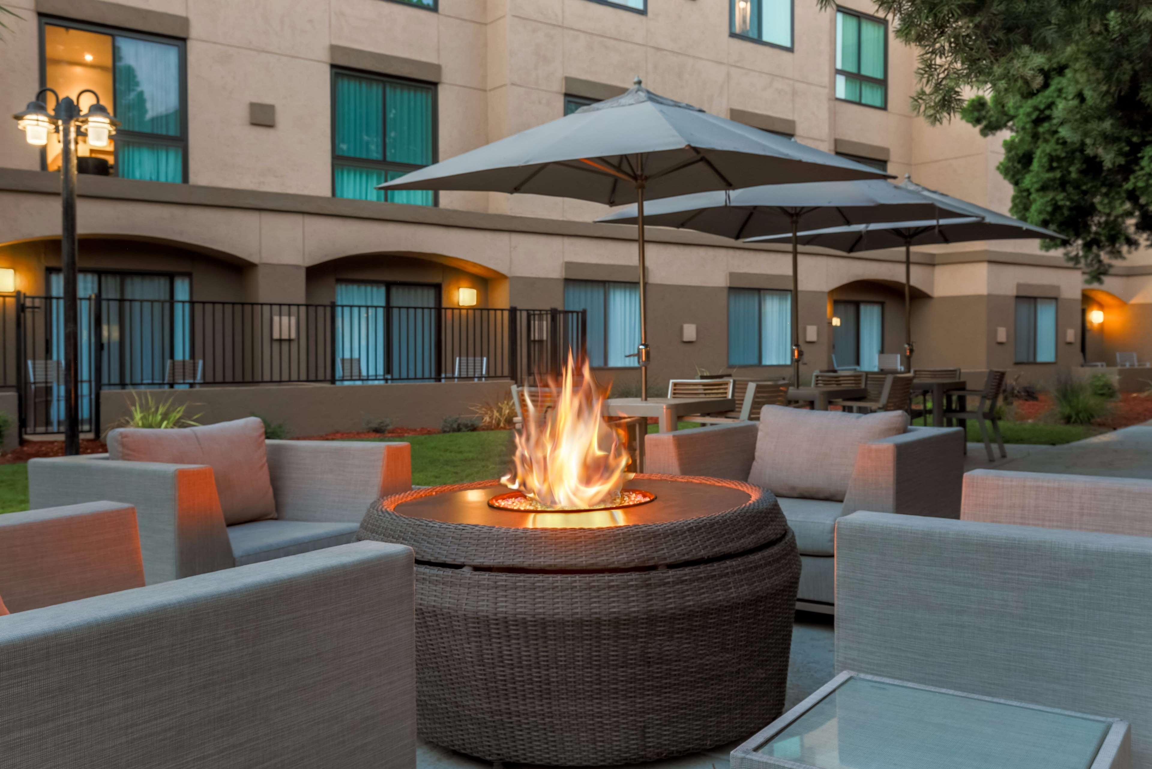 Doubletree Suites By Hilton Hotel Sacramento - Ранчо Кордова Экстерьер фото