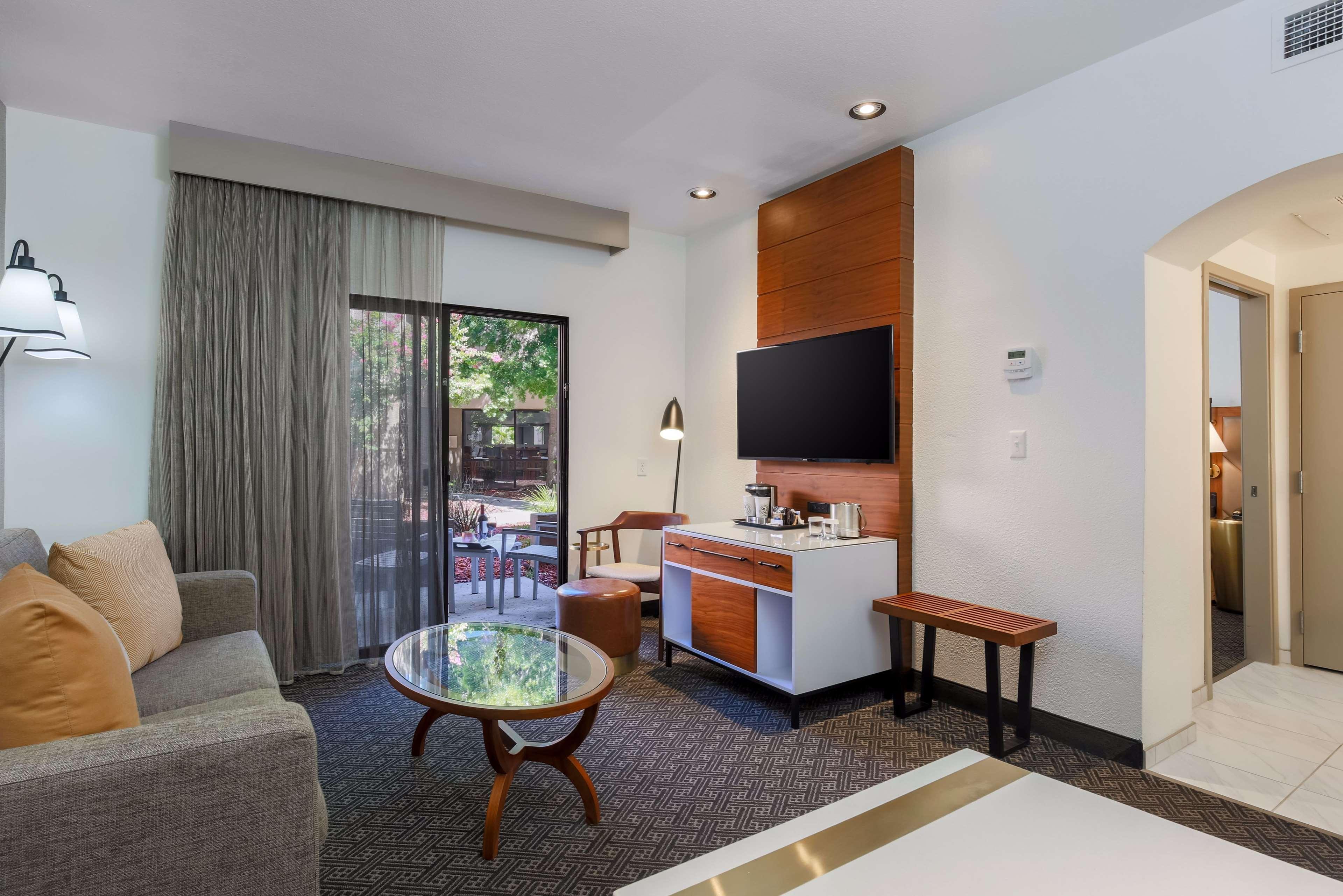 Doubletree Suites By Hilton Hotel Sacramento - Ранчо Кордова Экстерьер фото